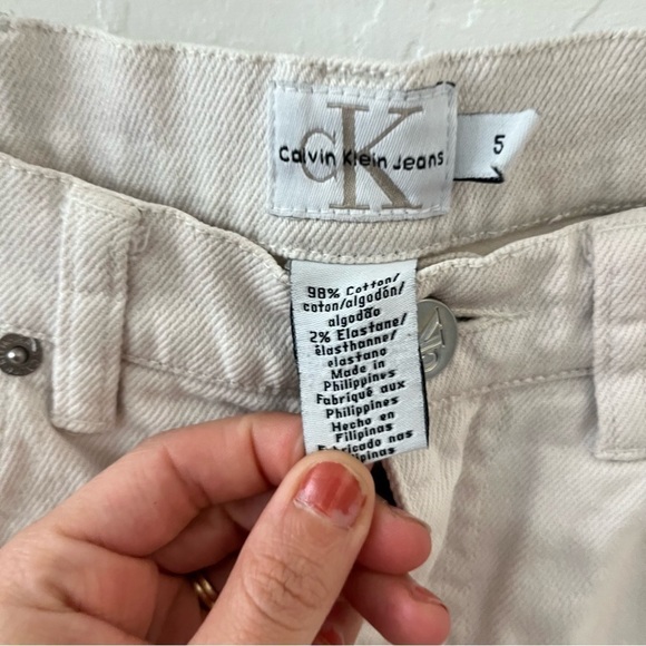 Vintage 90s Calvin Klein Crop Ankle Frayed White Cream Denim Jeans Size 5 - Picture 13 of 14